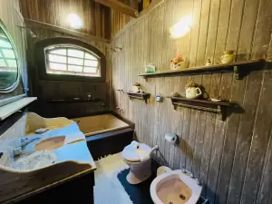 AnyConv.com__Chalet Máster - banheiro com hidromassagem (1)